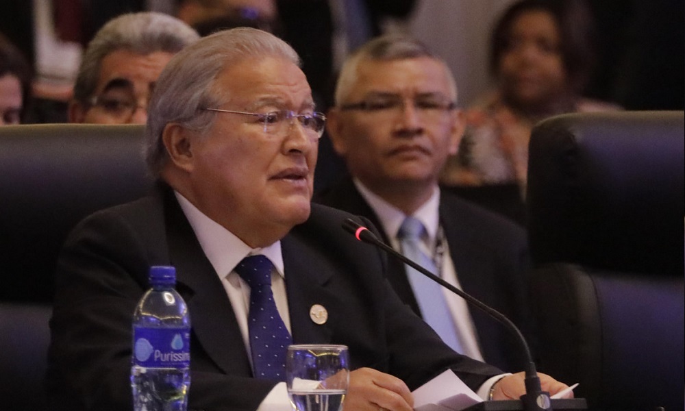 Presidente pide a Fiscalía garantizar respeto a libertad de expresión 