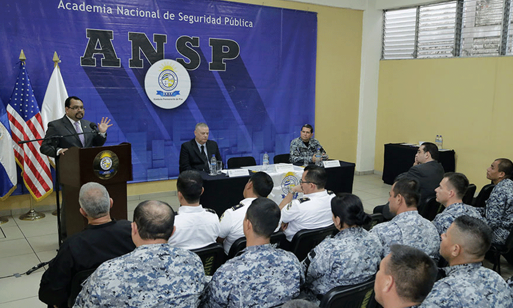 144 policías capacitados en tácticas de intervención policial 