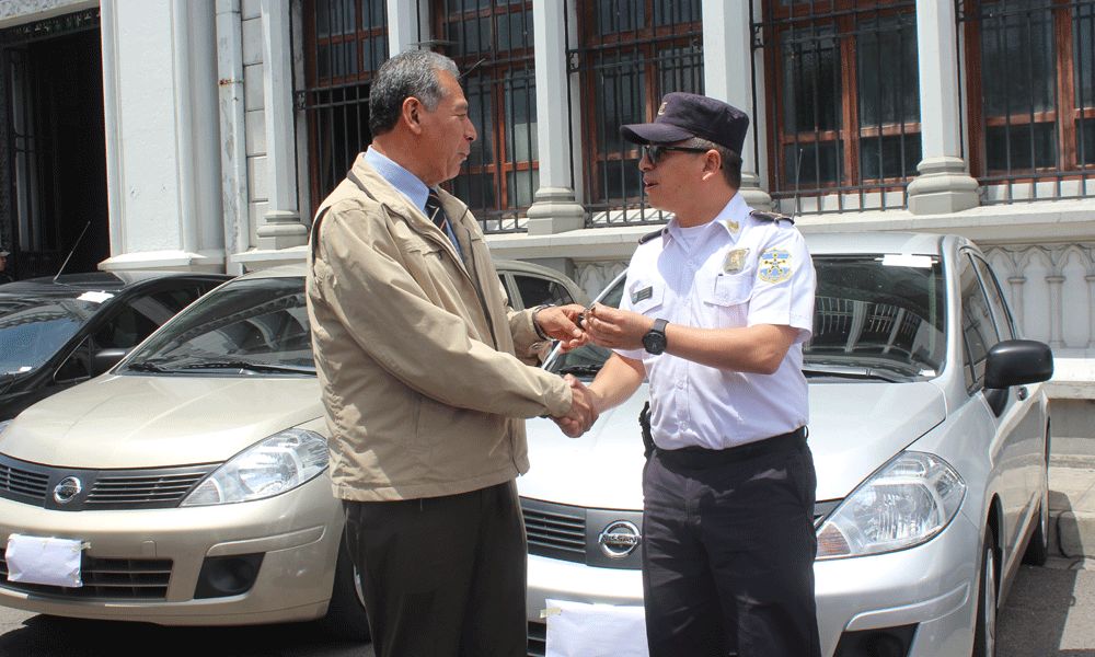 PNC entrega cascos, escudos y vehículos a unidades élites 