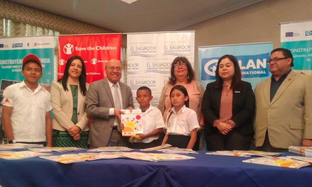 MINED entrega guías para elaboración de Planes de Protección Escolar 