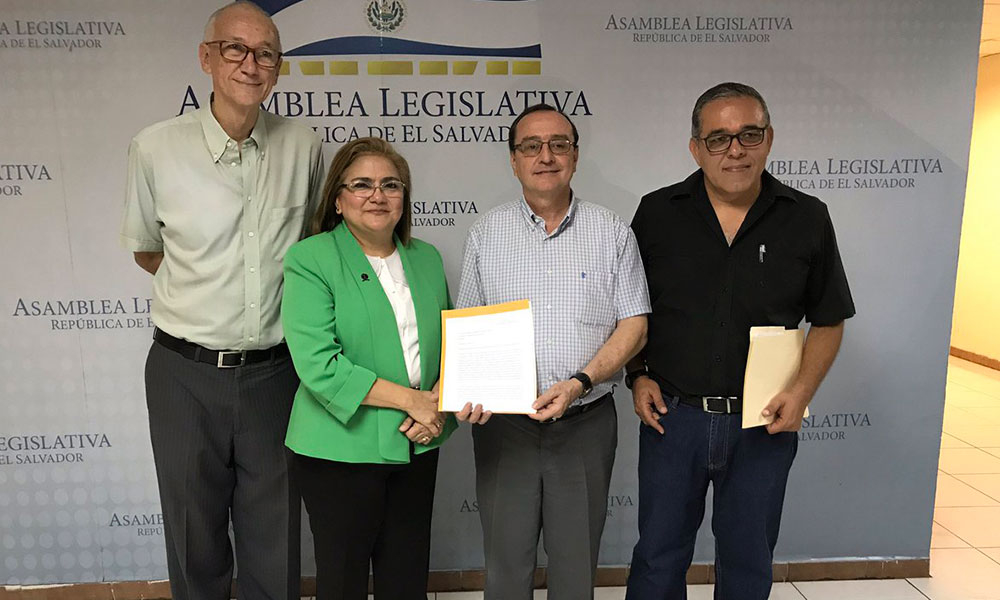 Proponen establecer una entidad pública para regular el agua 