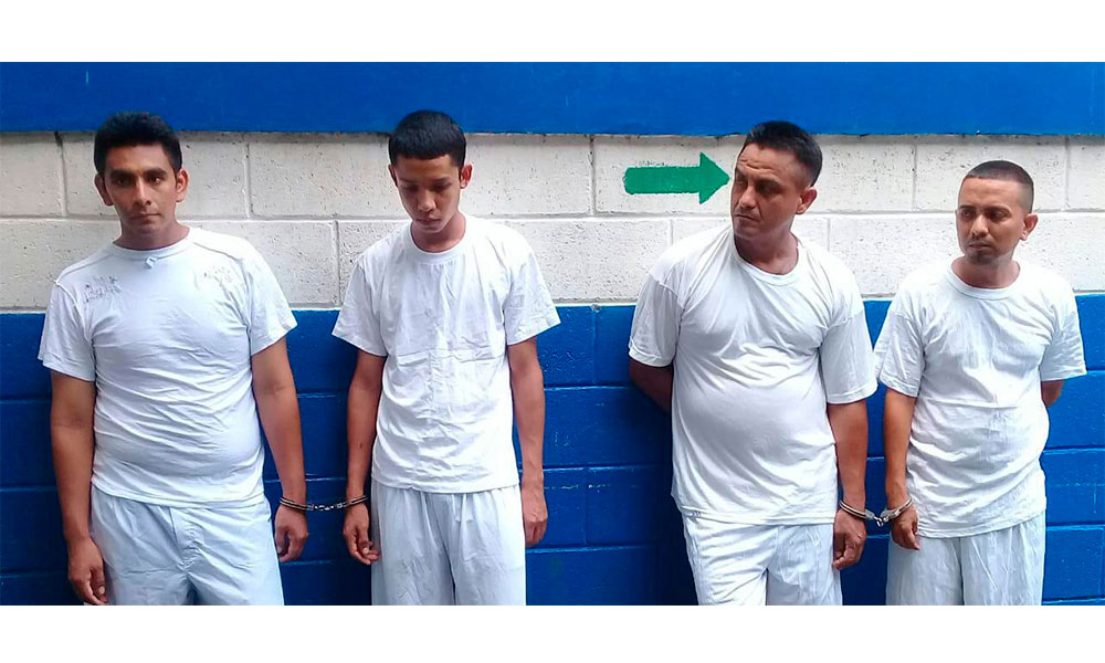 Capturan a pandilleros en Acajutla por portación ilegal de arma y tráfico de droga 