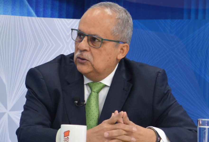  Gregorio Sánchez Trejo, Presidente de la Federación de Asociaciones de Abogados de El Salvador (FEDAES).