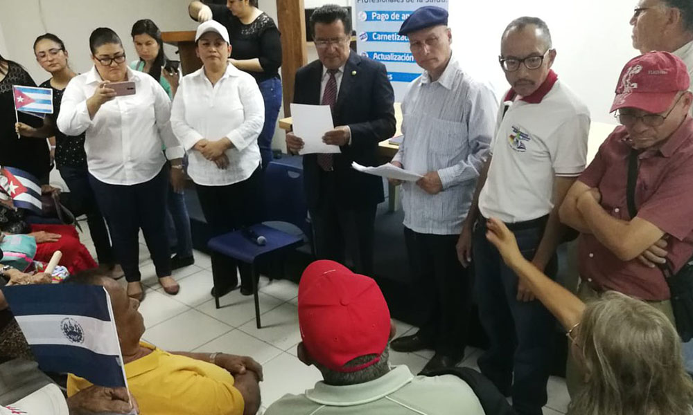 Diputados del FMLN respaldan continúe Misión Milagro en El Salvador 