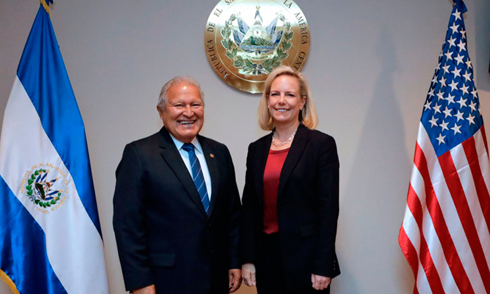 Presidente Salvador Sánchez Cerén y Secretaria Kirstjen Nielsen.