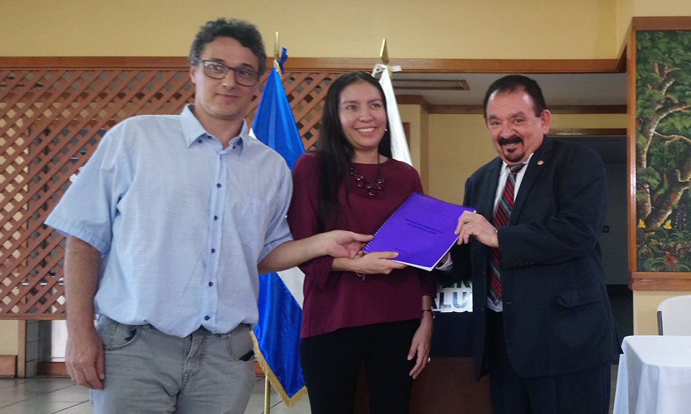 MINSAL analiza situación del cumplimiento de derechos de las mujeres 