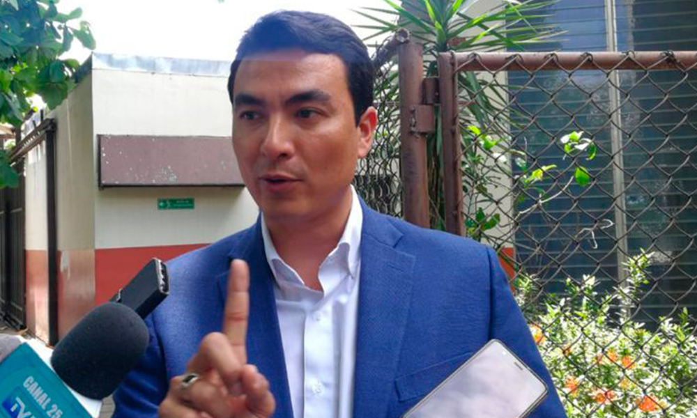 Miguel Pereira no buscará Secretaría General del FMLN